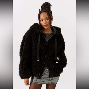 Urban Outfitters Casey Sherpa Hooded Zip Up Jacket in Black Size Medium